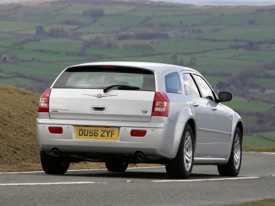  Chrysler 300C Touring 2006 года  (UK) (фото 15 из 30)
